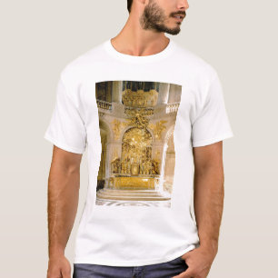 Der Altar in der königlichen Kapelle (Foto) T-Shirt