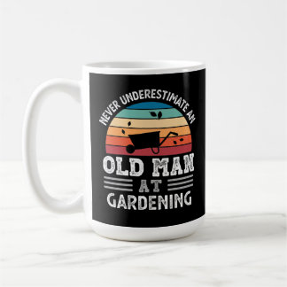Der alte Mann am Tag der Gartenväter, sonniges Ges Kaffeetasse