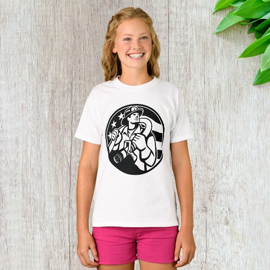 Der amerikanische Feuerwehrhelden mutig schwarz un T-Shirt