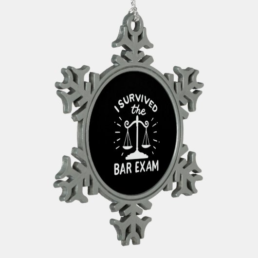 Der Anwalt überlebte die Bar-Prüfung Schneeflocken Zinn-Ornament (Links)