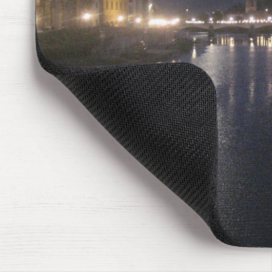 Der Arno-Fluss nachts Mousepad (Ecke)
