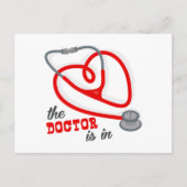 Der Arzt ist in Postkarte (Vorderseite)