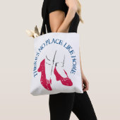 Der Assistent von OZ™ | Es gibt keinen Ort wie Zuh Tasche (Von Nahem)