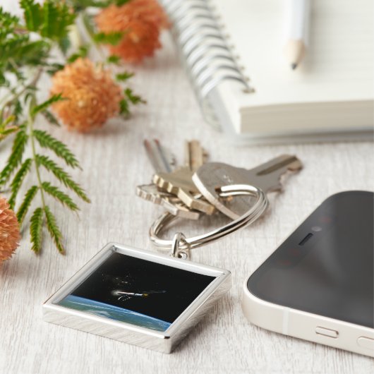 Der Atlas V541 startet im Orbit. Schlüsselanhänger (Seite)