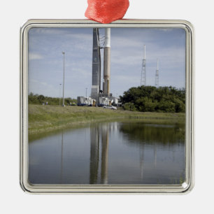 Der Atlas V/Centaur kommt auf dem Silbernes Ornament