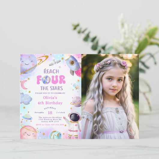 Der Außenbereich erreicht vier der Sterne Geburtst Einladung (Stehend Vorderseite)