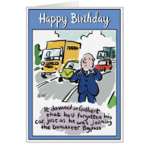 Der Autofahrer merkt, dass er sein Auto vergessen 