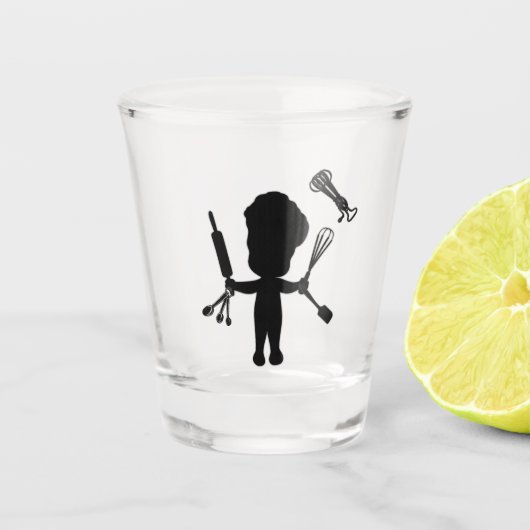 Der Bäcker schüttelt seine Utensils / Werkzeuge Schnapsglas (Vorderseite)