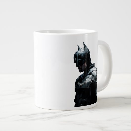 Der Batman im Regen Jumbo-Tasse (Vorderseite Rechts)
