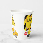 Der Bau des Geburtstages Nah die Straße Pappbecher (Rechts)