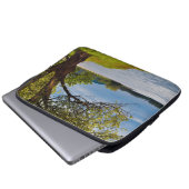 Der Baum auf der Bank Laptopschutzhülle (Vorne Knopf)
