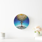 Der Baum des Egos Runde Wanduhr (Zuhause)