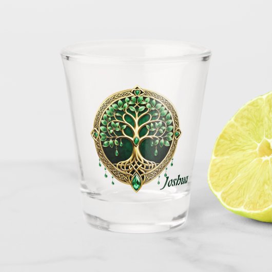 Der Baum des Lebens mit keltischen Knoten. Schnapsglas (Vorderseite)