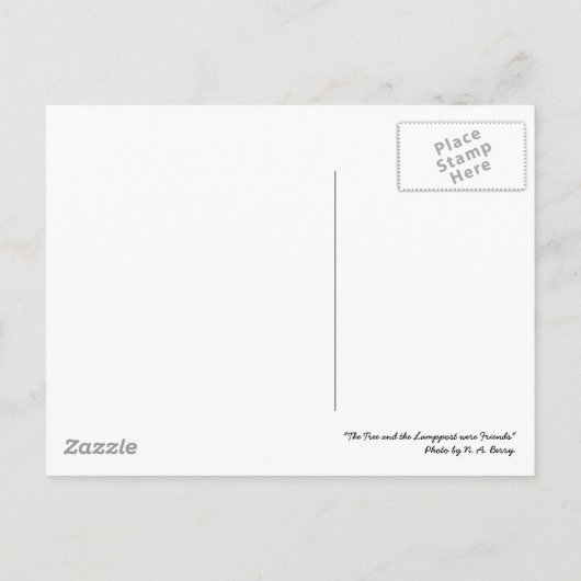 Der Baum und der Lamppost waren Freunde Postkarte (Rückseite)