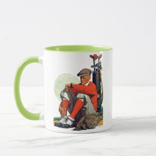 Der behaltene Golfspieler wartete Tasse (Links)