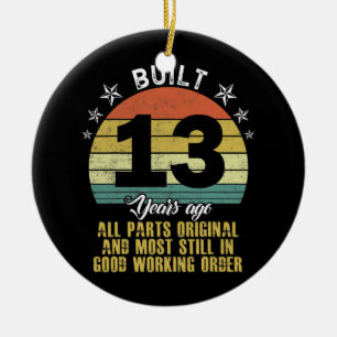 Der berühmte, vor 13 Jahren erbaute Bau - alle Tei Keramik Ornament