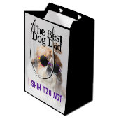 Der beste Hundedad Shih Tzu Not Vathage Day Mittlere Geschenktüte (Rückseite Schrägansicht)