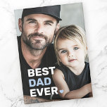 Der beste Vater aller Foto Magnet<br><div class="desc">Kühlschrankmagnet mit dem eigenen Foto und dem Text "Bester Papa je" als weißes und hellblaues Overlay in der unteren links Ecke.</div>