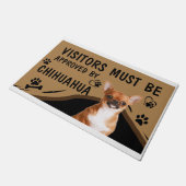 Der Besuch muss von Springer Chihuahua genehmigt w Fußmatte (Schrägansicht)