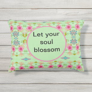 Der bezaubernde eklektische Garten: Diverse Blumen Kissen Für Draußen