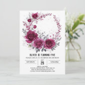 Der bezauberte Geburtstag der Burgunderblüte der K Einladung (Stehend Vorderseite)