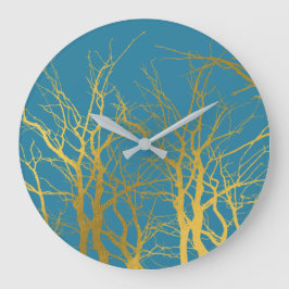 Der blaue Hintergrund der Zweige des Golden Trees Große Wanduhr