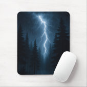 Der Blitz schlägt nachts einen Wald an Mousepad (Mit Mouse)