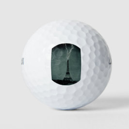 Der Blitz trifft auf den Eiffelturm Golfball