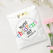 Der bunte glückliche Weltkindertag Geschenktütchen (Versiegelt)