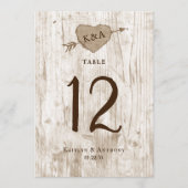 Der Carved Heart Tree Wedding Collection Tisch Nr. Einladung (Vorderseite)