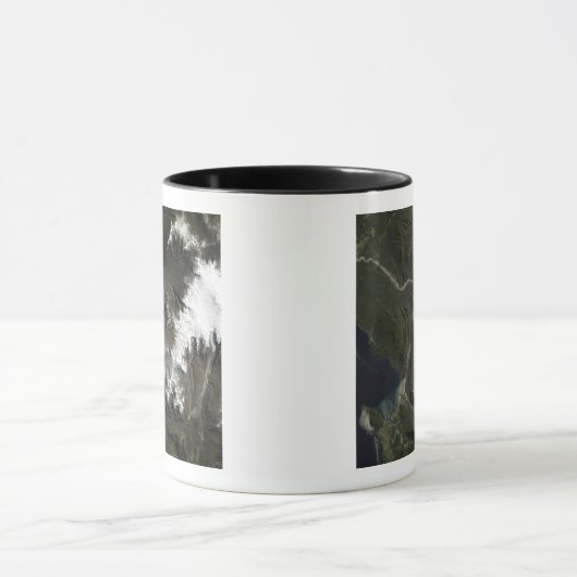 Der Chaità   ½ n Volcano Tasse (Zentrum)