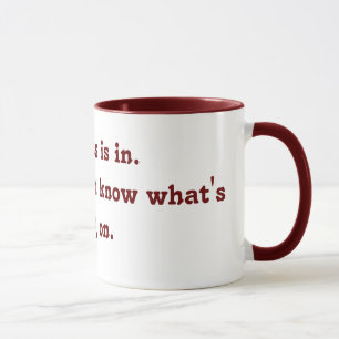 Der Chef ist herein. Er gerade weiß nicht, was Tasse