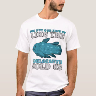 Der Coelacanth halten uns T-Shirt