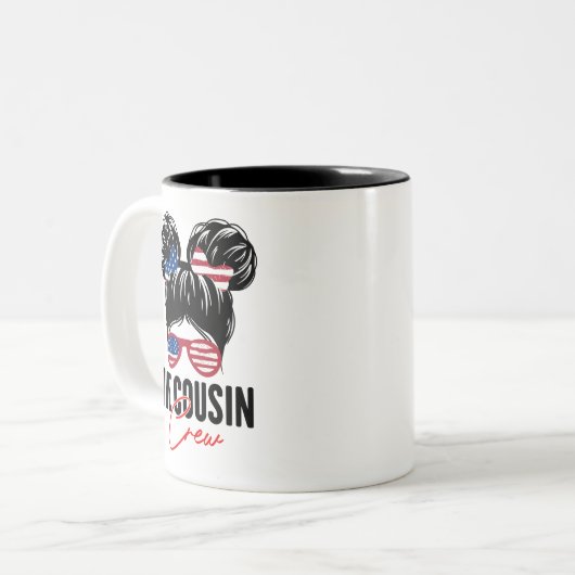 Der Cousin Crew Us Messy Bun Tasse (Vorderseite Links)