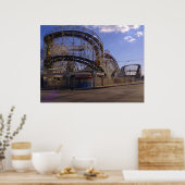 "Der Cyclone in der Hibernation" Poster (Küche)