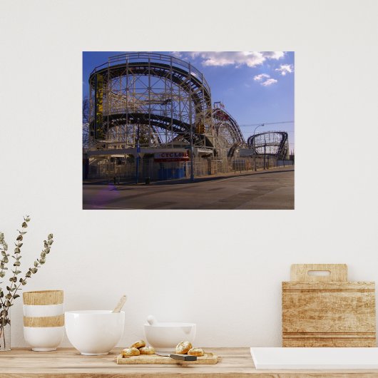 "Der Cyclone in der Hibernation" Poster (Küche)