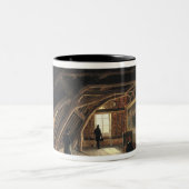 Der Dachboden eines Museums Zweifarbige Tasse (Mittel)