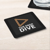Der Deep Dive Stubby Holder Rechteckiger Pappuntersetzer (angewinkelt)