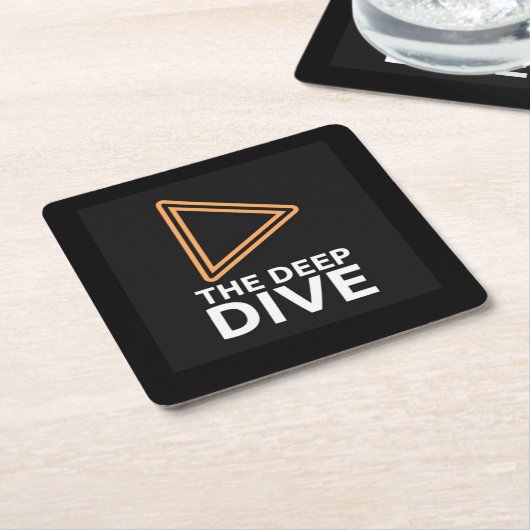 Der Deep Dive Stubby Holder Rechteckiger Pappuntersetzer (angewinkelt)