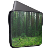 Der dichte Sommer Wald: Landschaftspanorama. Laptopschutzhülle (Vorne Rechts)