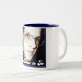 Der Doktor Is In! Zweifarbige Tasse (VorderseiteRechts)