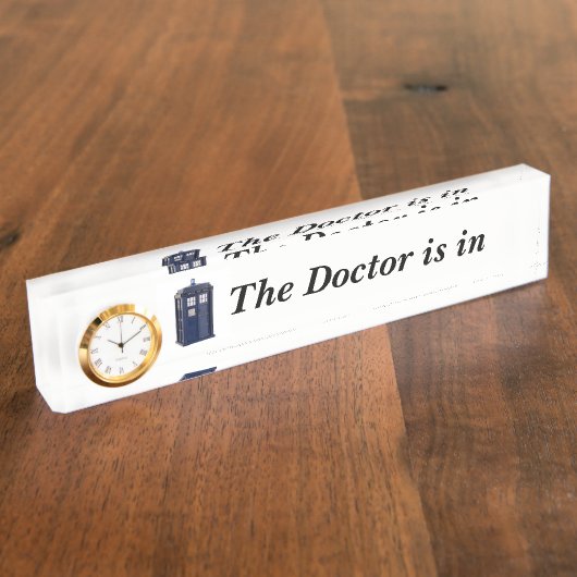 Der Doktor ist im Zeichen Namensplakette (Seite)