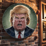 Der Donald Dartscheibe<br><div class="desc">Bild von Donald Trump Dart Board. Ein humorvolles Dartboard mit einer Karikatur Donald Trumps, mit einem Stierkampf auf der Nase. Ideal für einen Spielabend mit Freunden oder für die Darstellung in Ihrer Zuhause. Ein rundes Dartboard mit einer Karikatur Donald Trumps. Das Ziel ist auf seinem Gesicht zentriert, mit dem Stiergräber...</div>