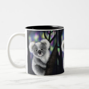 Der Dreamy Koala in einem verzauberten Wald Zweifarbige Tasse