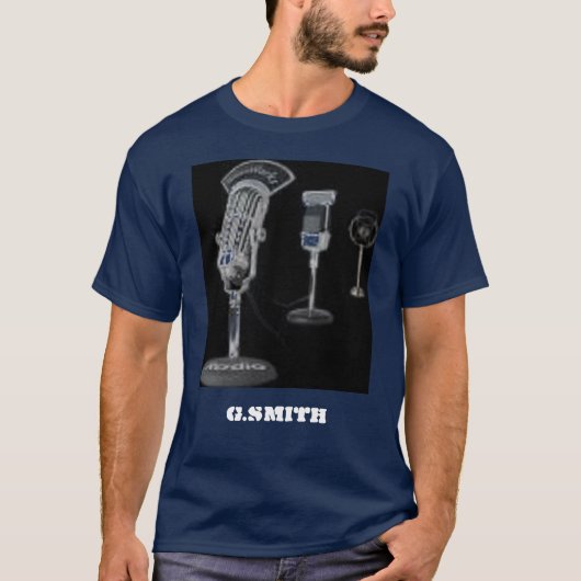 Der dunkle T - Shirt der Männer (Vorderseite)