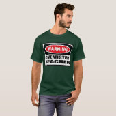 Der dunkle T - Shirt warnender CHEMIE-LEHRER (Vorne ganz)