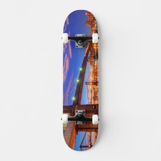 Der East River, Brooklyn-Brücke, Manhattan Skateboard (Vorderseite)