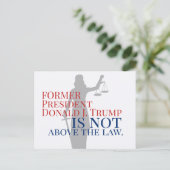 Der ehemalige Präsident Trump steht nicht über dem Postkarte (Stehend Vorderseite)