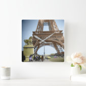 Der Eiffelturm, wie man ihn noch nie gesehen hat. Quadratische Wanduhr (Zuhause)