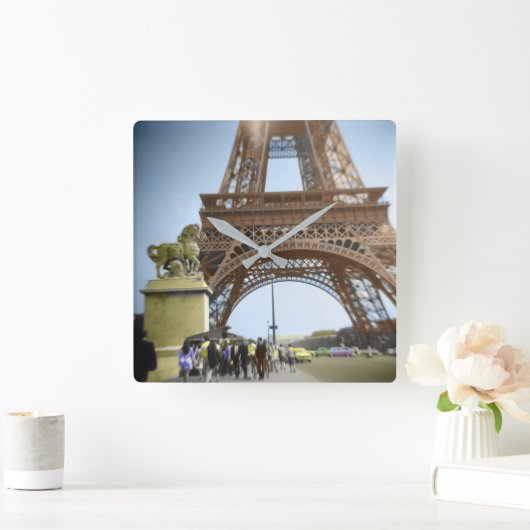 Der Eiffelturm, wie man ihn noch nie gesehen hat. Quadratische Wanduhr (Zuhause)